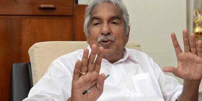 തെരഞ്ഞെടുപ്പ് അട്ടിമറിക്കാന് ശ്രമം ; ഇരട്ടവോട്ട് തടയാന് ഏതറ്റം വരേയും പോകുമെന്ന് ഉമ്മന് ചാണ്ടി തെരഞ്ഞെടുപ്പ് അട്ടിമറിക്കാന് ശ്രമം ; ഇരട്ടവോട്ട് തടയാന് ഏതറ്റം വരേയും പോകുമെന്ന് ഉമ്മന് ചാണ്ടി