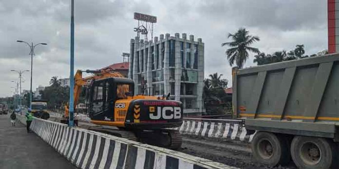 പാലാരിവട്ടം മേൽപ്പാലം ഇന്ന് സര്ക്കാരിന് കൈമാറും പാലാരിവട്ടം മേൽപ്പാലം ഇന്ന് സര്ക്കാരിന് കൈമാറും
