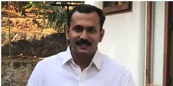 എൽഡിഎഫ് പര്യടനത്തിനിടയിലേക്ക് വാഹനം ഇടിച്ചുകയറ്റി ; പി.സി ജോര്ജ്ജിന്റെ മകന് ഷോണിനെതിരെ പരാതി എൽഡിഎഫ് പര്യടനത്തിനിടയിലേക്ക് വാഹനം ഇടിച്ചുകയറ്റി ; പി.സി ജോര്ജ്ജിന്റെ മകന് ഷോണിനെതിരെ പരാതി