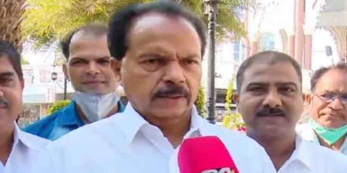 ലതിക സുഭാഷ് സ്ഥാനാര്ത്ഥിത്വത്തിന് അര്ഹ ; പ്രതിഷേധിച്ച രീതി അംഗീകരിക്കാനാകില്ലെന്ന് പി.ടി. തോമസ് ലതിക സുഭാഷ് സ്ഥാനാര്ത്ഥിത്വത്തിന് അര്ഹ ; പ്രതിഷേധിച്ച രീതി അംഗീകരിക്കാനാകില്ലെന്ന് പി.ടി. തോമസ്