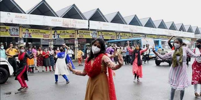 നിയമസഭാ തെരഞ്ഞെടുപ്പ് ; ഫ്ളാഷ് മോബ് അവതരിപ്പിച്ചു നിയമസഭാ തെരഞ്ഞെടുപ്പ് ; ഫ്ളാഷ് മോബ് അവതരിപ്പിച്ചു