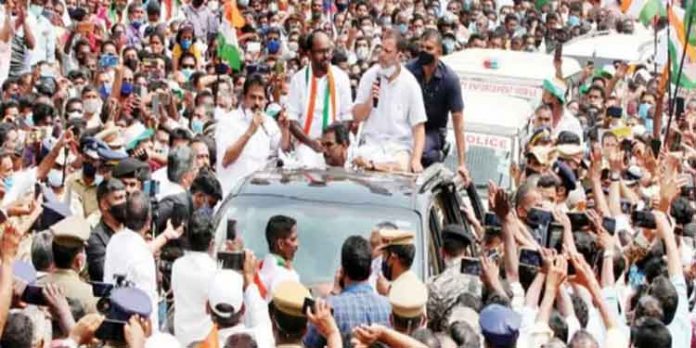 കൊവിഡ് ചട്ടങ്ങള്ക്ക് പുല്ലുവില ; തെരഞ്ഞെടുപ്പ് റാലികളില് ആയിരങ്ങള് കൊവിഡ് ചട്ടങ്ങള്ക്ക് പുല്ലുവില ; തെരഞ്ഞെടുപ്പ് റാലികളില് ആയിരങ്ങള്
