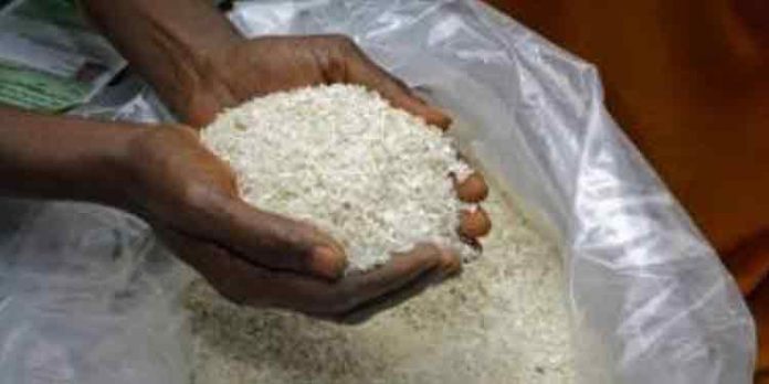തെരഞ്ഞെടുപ്പ് കമ്മീഷന് വിശദീകരണം നൽകി ; ഭക്ഷ്യക്കിറ്റ് , സ്പെഷ്യൽ അരി വിതരണം ഇന്ന് തെരഞ്ഞെടുപ്പ് കമ്മീഷന് വിശദീകരണം നൽകി ; ഭക്ഷ്യക്കിറ്റ് , സ്പെഷ്യൽ അരി വിതരണം ഇന്ന്