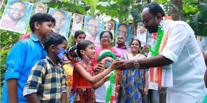 എം.സി ചെറിയാന് സ്വീകരണങ്ങള് ഏറ്റുവാങ്ങിയ വഴികളിലൂടെ മകന് റിങ്കു ചെറിയാനും എം.സി ചെറിയാന് സ്വീകരണങ്ങള് ഏറ്റുവാങ്ങിയ വഴികളിലൂടെ മകന് റിങ്കു ചെറിയാനും