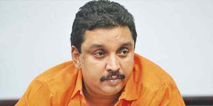 ബോട്ടുകളുടെ കാലാവധി നിജപ്പെടുത്തിയത് ഇഎംസിസിക്കു വേണ്ടി ; ആരോപണവുമായി ഷിബു ബോട്ടുകളുടെ കാലാവധി നിജപ്പെടുത്തിയത് ഇഎംസിസിക്കു വേണ്ടി ; ആരോപണവുമായി ഷിബു