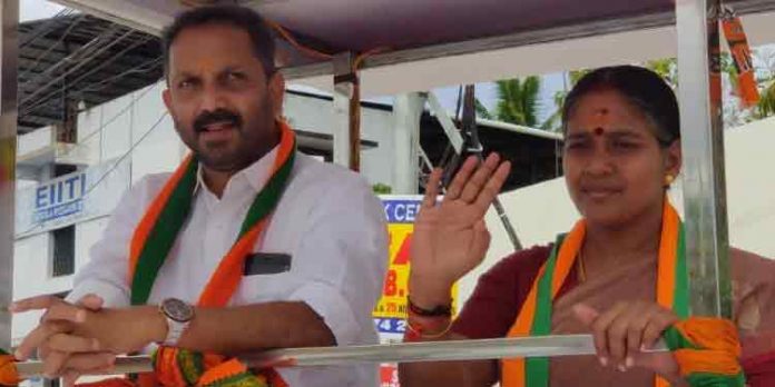 മഞ്ഞുരുകി ; ശോഭയോടെ സുരേന്ദ്രനെത്തി ; ഒരുമിച്ച് റോഡ് ഷോ.. മഞ്ഞുരുകി ; ശോഭയോടെ സുരേന്ദ്രനെത്തി ; ഒരുമിച്ച് റോഡ് ഷോ..