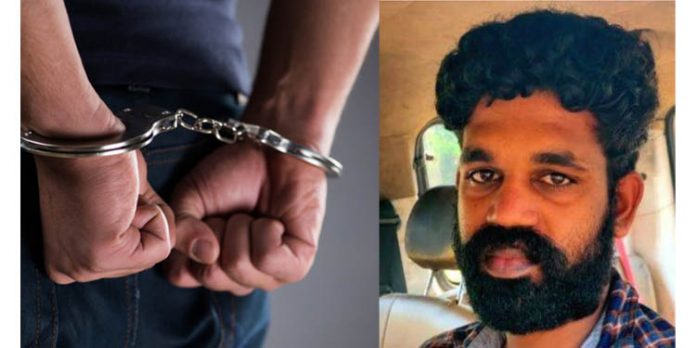 പന്തളത്ത് ക്ഷേത്ര മേല്ശാന്തിയുടെ 5 പവന്റെ മാല മോഷ്ടിച്ച കേസില് കീഴ്ശാന്തി അറസ്റ്റില് പന്തളത്ത് ക്ഷേത്ര മേല്ശാന്തിയുടെ 5 പവന്റെ മാല മോഷ്ടിച്ച കേസില് കീഴ്ശാന്തി അറസ്റ്റില്