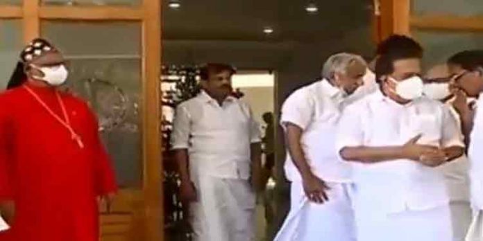പിന്തുണ തേടി ചെന്നിത്തലയും ഉമ്മന്ചാണ്ടിയും മാര്ത്തോമ സഭാ ആസ്ഥാനത്ത് പിന്തുണ തേടി ചെന്നിത്തലയും ഉമ്മന്ചാണ്ടിയും മാര്ത്തോമ സഭാ ആസ്ഥാനത്ത്
