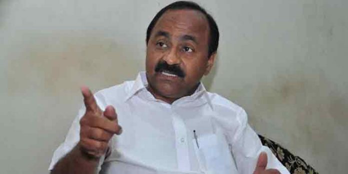 വി.ഡി സതീശൻ തലസ്ഥാനത്തേക്ക് ; മുതിർന്ന കോൺഗ്രസ് നേതാക്കളുമായി കൂടിക്കാഴ്ച വി.ഡി സതീശൻ തലസ്ഥാനത്തേക്ക് ; മുതിർന്ന കോൺഗ്രസ് നേതാക്കളുമായി കൂടിക്കാഴ്ച