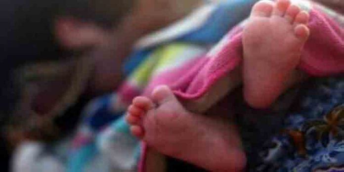 കോവിഡ് ബാധിച്ച ഒരു വയസുകാരന് ആശുപത്രിയില് ചികിത്സ കിട്ടാതെ മരിച്ചു കോവിഡ് ബാധിച്ച ഒരു വയസുകാരന് ആശുപത്രിയില് ചികിത്സ കിട്ടാതെ മരിച്ചു