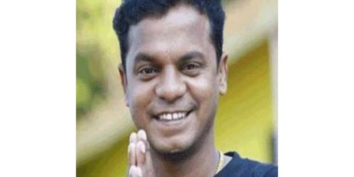 ബൂത്തിനകത്ത് കയറിയ ധര്മജനെ സിപിഎം പ്രവര്ത്തകര് തടഞ്ഞു ; പോളിംഗ് ബൂത്തില് നിന്ന് ഇറക്കിവിട്ടു ബൂത്തിനകത്ത് കയറിയ ധര്മജനെ സിപിഎം പ്രവര്ത്തകര് തടഞ്ഞു ; പോളിംഗ് ബൂത്തില് നിന്ന് ഇറക്കിവിട്ടു