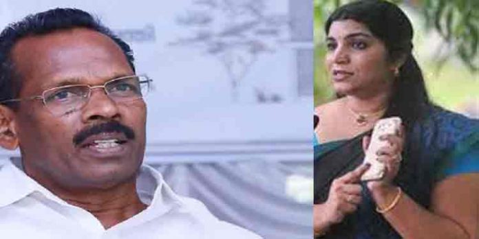 സരിതാ നായര് ഉള്പ്പെട്ട നെയ്യാറ്റിന്കര തൊഴില് തട്ടിപ്പ് കേസില് മന്ത്രി ടിപി രാമകൃഷ്ണനും പങ്കുണ്ടെന്നു തെളിയിക്കുന്ന ശബ്ദരേഖ പുറത്ത് സരിതാ നായര് ഉള്പ്പെട്ട നെയ്യാറ്റിന്കര തൊഴില് തട്ടിപ്പ് കേസില് മന്ത്രി ടിപി രാമകൃഷ്ണനും പങ്കുണ്ടെന്നു തെളിയിക്കുന്ന ശബ്ദരേഖ പുറത്ത്