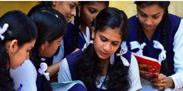സംസ്ഥാനം പരീക്ഷാ ചൂടിലേക്ക് ; എസ്എസ്എല്സി , പ്ലസ് ടൂ പരീക്ഷകള് നാളെ തുടങ്ങും സംസ്ഥാനം പരീക്ഷാ ചൂടിലേക്ക് ; എസ്എസ്എല്സി , പ്ലസ് ടൂ പരീക്ഷകള് നാളെ തുടങ്ങും