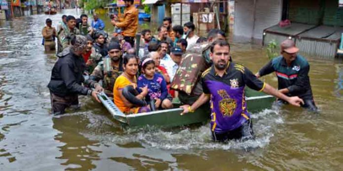യുഡിഎഫ് അധികാരത്തിലെത്തുമ്പോള് 2018ലെ മഹാപ്രളയ കാരണത്തെക്കുറിച്ച് ജുഡീഷ്യല് അന്വേഷണം നടത്തും : രമേശ് ചെന്നിത്തല യുഡിഎഫ് അധികാരത്തിലെത്തുമ്പോള് 2018ലെ മഹാപ്രളയ കാരണത്തെക്കുറിച്ച് ജുഡീഷ്യല് അന്വേഷണം നടത്തും : രമേശ് ചെന്നിത്തല