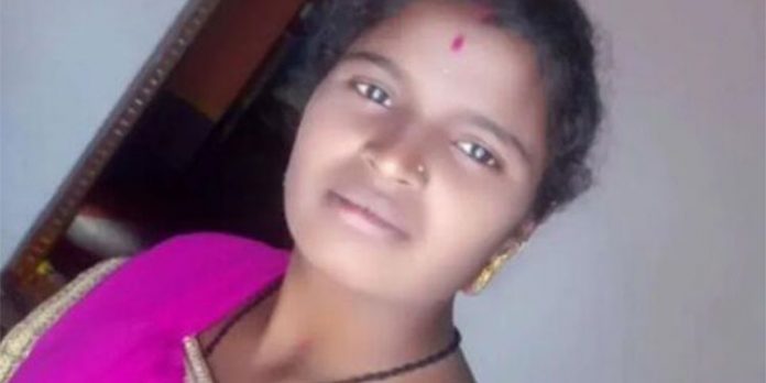 എതിര്പ്പ് മറികടന്ന് വിവാഹം കഴിച്ചു ; ഗര്ഭിണിയായ മകളെ പിതാവ് വെടിവെച്ച് കൊന്നു എതിര്പ്പ് മറികടന്ന് വിവാഹം കഴിച്ചു ; ഗര്ഭിണിയായ മകളെ പിതാവ് വെടിവെച്ച് കൊന്നു
