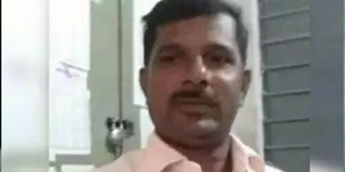 നാരങ്ങാ നീര് മൂക്കിലൊഴിച്ചാല് കോവിഡ് മാറുമെന്ന് ബി.ജെ.പി എം.പി ; പരീക്ഷിച്ച അധ്യാപകന് മരിച്ചു നാരങ്ങാ നീര് മൂക്കിലൊഴിച്ചാല് കോവിഡ് മാറുമെന്ന് ബി.ജെ.പി എം.പി ; പരീക്ഷിച്ച അധ്യാപകന് മരിച്ചു