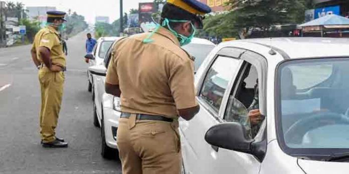 സംസ്ഥാനത്ത് കൊവിഡ് വ്യാപനം അതി രൂക്ഷം : രണ്ടുദിവസം പൂര്ണനിയന്ത്രണം സംസ്ഥാനത്ത് കൊവിഡ് വ്യാപനം അതി രൂക്ഷം : രണ്ടുദിവസം പൂര്ണനിയന്ത്രണം