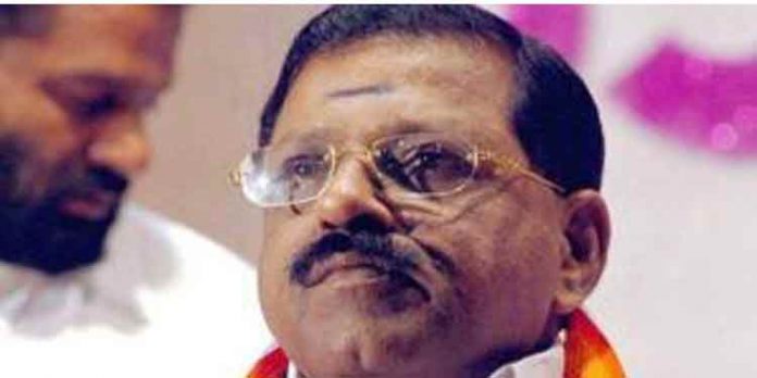 തന്തക്ക് പിറക്കാത്ത പണിയുണ്ടേല് തലേന്നേ പറയണം ; ഒളിക്യാമറ വിവാദത്തില് രാജ്മോഹന് ഉണ്ണിത്താന് തന്തക്ക് പിറക്കാത്ത പണിയുണ്ടേല് തലേന്നേ പറയണം ; ഒളിക്യാമറ വിവാദത്തില് രാജ്മോഹന് ഉണ്ണിത്താന്
