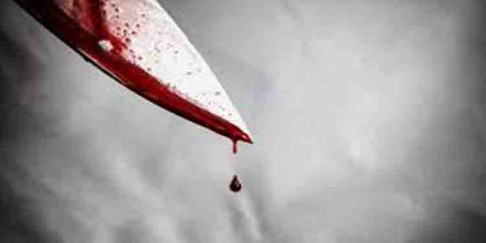 അന്യമതസ്ഥനായ യുവാവിനെ വിവാഹം കഴിച്ചശേഷം വീട്ടിലെത്തിയ യുവതിയെ സഹോദരിയും ഭര്ത്താവും ചേര്ന്ന് വെട്ടി പരിക്കേല്പ്പിച്ചു അന്യമതസ്ഥനായ യുവാവിനെ വിവാഹം കഴിച്ചശേഷം വീട്ടിലെത്തിയ യുവതിയെ സഹോദരിയും ഭര്ത്താവും ചേര്ന്ന് വെട്ടി പരിക്കേല്പ്പിച്ചു