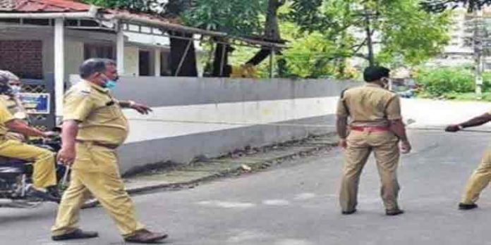 കൊവിഡ് വ്യാപനം രൂക്ഷമാകുന്നു ; എറണാകുളം ജില്ലയില് കൂടുതല് കര്ശനമായ നിയന്ത്രണങ്ങള് കൊവിഡ് വ്യാപനം രൂക്ഷമാകുന്നു ; എറണാകുളം ജില്ലയില് കൂടുതല് കര്ശനമായ നിയന്ത്രണങ്ങള്