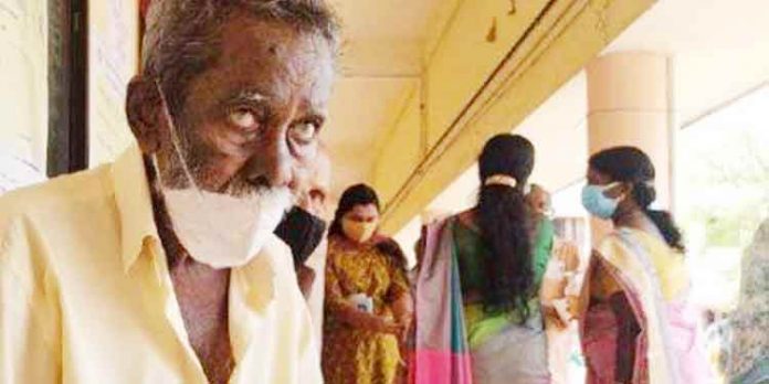 നിങ്ങള് ജീവിച്ചിരിപ്പില്ല, ‘വോട്ടു ചെയ്യാനാകില്ല’ ; വോട്ടറുടെ മുഖത്ത് നോക്കി പ്രിസൈഡിംങ് ഓഫീസര് നിങ്ങള് ജീവിച്ചിരിപ്പില്ല, ‘വോട്ടു ചെയ്യാനാകില്ല’ ; വോട്ടറുടെ മുഖത്ത് നോക്കി പ്രിസൈഡിംങ് ഓഫീസര്