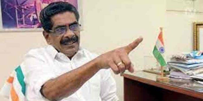 കേന്ദ്ര സര്ക്കാരിന്റെ കോവിഡ് വാക്സിന് നയം ജനദ്രോഹ പരിഷ്ക്കാരം : മുല്ലപ്പള്ളി കേന്ദ്ര സര്ക്കാരിന്റെ കോവിഡ് വാക്സിന് നയം ജനദ്രോഹ പരിഷ്ക്കാരം : മുല്ലപ്പള്ളി