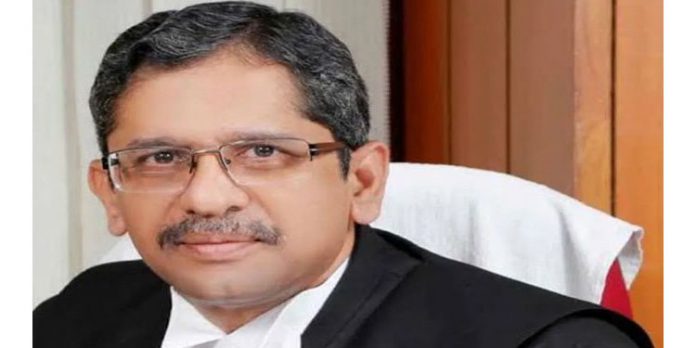 സുപ്രിംകോടതി ചീഫ് ജസ്റ്റിസായി എന്.വി. രമണ ഇന്ന് ചുമതലയേറ്റു സുപ്രിംകോടതി ചീഫ് ജസ്റ്റിസായി എന്.വി. രമണ ഇന്ന് ചുമതലയേറ്റു