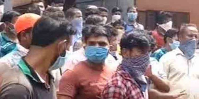 പത്തനംതിട്ടയില് നിര്മാണ, ബേക്കറി മേഖലയിലെ തൊഴിലാളികള്ക്കിടയില് കൊവിഡ് വ്യാപനം രൂക്ഷം ; ആരോഗ്യവകുപ്പിന്റെ റിപ്പോര്ട്ട് പത്തനംതിട്ടയില് നിര്മാണ, ബേക്കറി മേഖലയിലെ തൊഴിലാളികള്ക്കിടയില് കൊവിഡ് വ്യാപനം രൂക്ഷം ; ആരോഗ്യവകുപ്പിന്റെ റിപ്പോര്ട്ട്