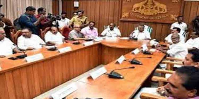 സമ്പൂര്ണ ലോക്ക്ഡൗണ് വേണ്ട : ശനി, ഞായര് ദിവസങ്ങളിലെ മിനി ലോക്ക് ഡൗണ് തുടരും സമ്പൂര്ണ ലോക്ക്ഡൗണ് വേണ്ട : ശനി, ഞായര് ദിവസങ്ങളിലെ മിനി ലോക്ക് ഡൗണ് തുടരും