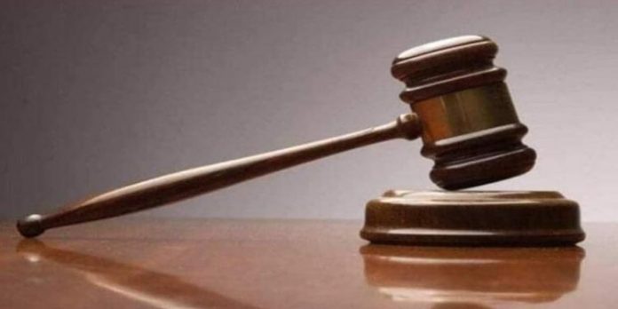 ടിപ്പറിടിച്ച് മൂന്ന് പേര് മരിച്ച സംഭവം : ഡ്രൈവര്ക്ക് 10 വര്ഷം കഠിനതടവും ഒരു ലക്ഷം രൂപ പിഴയും ടിപ്പറിടിച്ച് മൂന്ന് പേര് മരിച്ച സംഭവം : ഡ്രൈവര്ക്ക് 10 വര്ഷം കഠിനതടവും ഒരു ലക്ഷം രൂപ പിഴയും