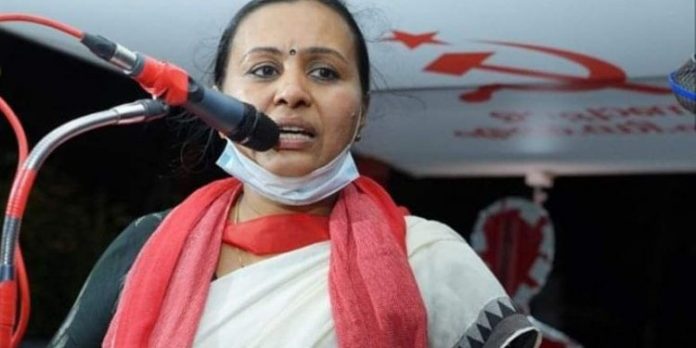 പ്രചരണ വാഹനം അപകടത്തിൽ പെട്ടു ; വീണ ജോർജ്ജിന് പരിക്ക് പ്രചരണ വാഹനം അപകടത്തിൽ പെട്ടു ; വീണ ജോർജ്ജിന് പരിക്ക്