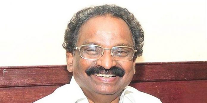 ‘ഞാൻ വിജയേട്ടാ എന്നാണു വിളിക്കാറ് ; ക്യാപ്റ്റനായാലും കമാൻഡറായാലും നിങ്ങൾക്കെന്താ’ : എ.കെ.ബാലൻ ‘ഞാൻ വിജയേട്ടാ എന്നാണു വിളിക്കാറ് ; ക്യാപ്റ്റനായാലും കമാൻഡറായാലും നിങ്ങൾക്കെന്താ’ : എ.കെ.ബാലൻ