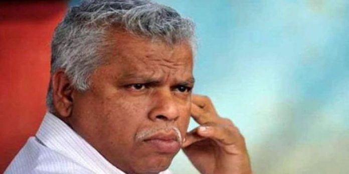 കൊലയില് പങ്കില്ലെന്ന് സിപിഎം ; കൊലപാതകം ദൗർഭാഗ്യകരമെന്ന് എം വി ജയരാജൻ കൊലയില് പങ്കില്ലെന്ന് സിപിഎം ; കൊലപാതകം ദൗർഭാഗ്യകരമെന്ന് എം വി ജയരാജൻ