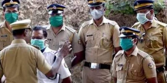 കോഴിക്കോട് പ്രതിരോധ പ്രവർത്തനങ്ങളിൽ കൂടുതൽ പോലീസുകാരെ ഉൾപ്പെടുത്തും കോഴിക്കോട് പ്രതിരോധ പ്രവർത്തനങ്ങളിൽ കൂടുതൽ പോലീസുകാരെ ഉൾപ്പെടുത്തും