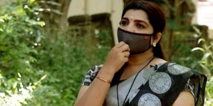 സോളാർ കേസില് സരിത കുറ്റക്കാരി ; ശിക്ഷാ വിധി ഉടൻ സോളാർ കേസില് സരിത കുറ്റക്കാരി ; ശിക്ഷാ വിധി ഉടൻ