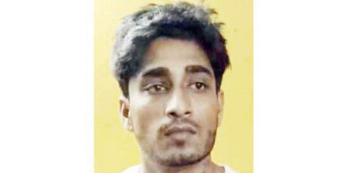 നിര്ത്തിയിട്ട കാറില് നിന്നും മോഷ്ടിച്ച എ.ടി.എം കാര്ഡ് ഉപയോഗിച്ച് 70,000 രൂപ തട്ടിയെടുത്ത യുവാവ് അറസ്റ്റില് നിര്ത്തിയിട്ട കാറില് നിന്നും മോഷ്ടിച്ച എ.ടി.എം കാര്ഡ് ഉപയോഗിച്ച് 70,000 രൂപ തട്ടിയെടുത്ത യുവാവ് അറസ്റ്റില്