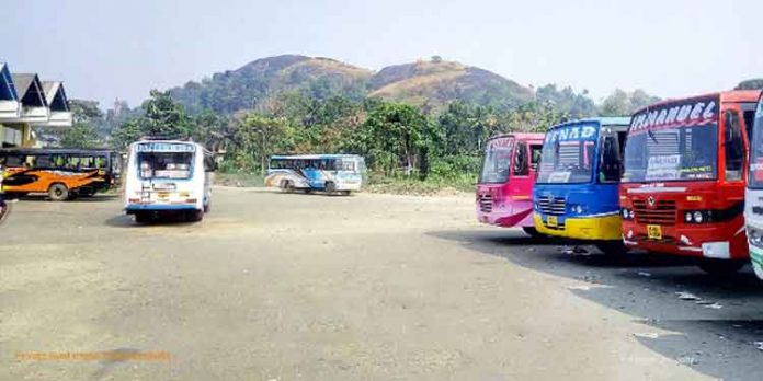സ്വകാര്യ ബസ് സര്വിസുകള് പ്രതിസന്ധിയിലേക്ക് ; ആശങ്കയോടെ ഉടമകളും ജീവനക്കാരും സ്വകാര്യ ബസ് സര്വിസുകള് പ്രതിസന്ധിയിലേക്ക് ; ആശങ്കയോടെ ഉടമകളും ജീവനക്കാരും