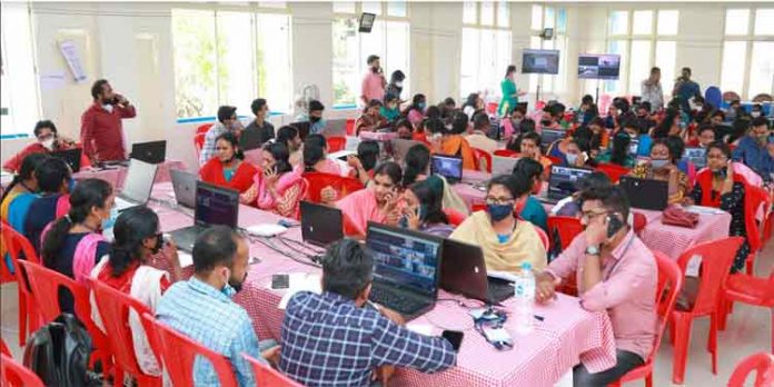 നിയമസഭാ തെരഞ്ഞെടുപ്പ് : സജ്ജമായി ജില്ലാ ഭരണകേന്ദ്രത്തിന്റെ ഇലക്ഷന് കണ്ട്രോള് റൂം നിയമസഭാ തെരഞ്ഞെടുപ്പ് : സജ്ജമായി ജില്ലാ ഭരണകേന്ദ്രത്തിന്റെ ഇലക്ഷന് കണ്ട്രോള് റൂം