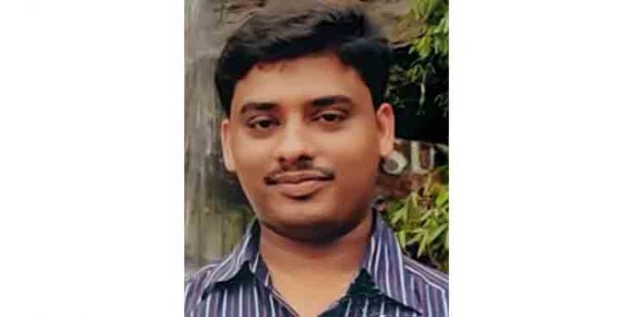 തിരുവല്ല നഗരമധ്യത്തില് തലചിതറിയ നിലയില് യുവാവിന്റെ മൃതദേഹം തിരുവല്ല നഗരമധ്യത്തില് തലചിതറിയ നിലയില് യുവാവിന്റെ മൃതദേഹം