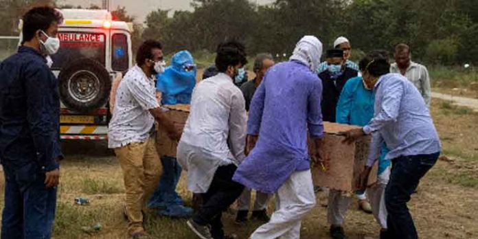 ദില്ലിയിൽ കൊവിഡ് മരണസംഖ്യയെ ചൊല്ലി തർക്കം ; സർക്കാർ കണക്ക് തെറ്റെന്നും ആക്ഷേപം ദില്ലിയിൽ കൊവിഡ് മരണസംഖ്യയെ ചൊല്ലി തർക്കം ; സർക്കാർ കണക്ക് തെറ്റെന്നും ആക്ഷേപം
