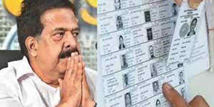 ഇരട്ട സഹോദരങ്ങളെ ഇരട്ട വോട്ടര്മാരാക്കി ; ചെന്നിത്തലയ്ക്കെതിരെ നിയമനടപടി സ്വീകരിക്കുമെന്ന് ഒറ്റപ്പാലം സ്വദേശികള് ഇരട്ട സഹോദരങ്ങളെ ഇരട്ട വോട്ടര്മാരാക്കി ; ചെന്നിത്തലയ്ക്കെതിരെ നിയമനടപടി സ്വീകരിക്കുമെന്ന് ഒറ്റപ്പാലം സ്വദേശികള്