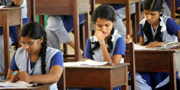 ഹയർ സെക്കൻഡറി പൊതുപരീക്ഷകൾ നടത്താൻ വിദ്യാഭ്യാസ വകുപ്പിൽ പണമില്ല ഹയർ സെക്കൻഡറി പൊതുപരീക്ഷകൾ നടത്താൻ വിദ്യാഭ്യാസ വകുപ്പിൽ പണമില്ല