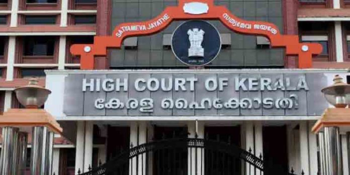 വോട്ടെണ്ണല് ദിവസമായ മെയ് രണ്ടിന് ലോക്ക്ഡൗണ് ഏര്പ്പെടുത്തണമെന്ന ആവശ്യവുമായി ഹൈക്കോടതിയില് ഹര്ജി വോട്ടെണ്ണല് ദിവസമായ മെയ് രണ്ടിന് ലോക്ക്ഡൗണ് ഏര്പ്പെടുത്തണമെന്ന ആവശ്യവുമായി ഹൈക്കോടതിയില് ഹര്ജി