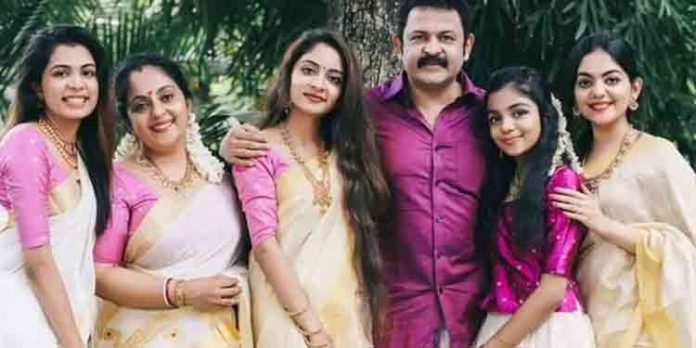 ബിജെപി സ്ഥാനാർത്ഥിയായതോടെ മക്കളുടെ സിനിമാ അവസരങ്ങൾ നഷ്ടമായിത്തുടങ്ങി ; കൃഷ്ണകുമാർ ബിജെപി സ്ഥാനാർത്ഥിയായതോടെ മക്കളുടെ സിനിമാ അവസരങ്ങൾ നഷ്ടമായിത്തുടങ്ങി ; കൃഷ്ണകുമാർ
