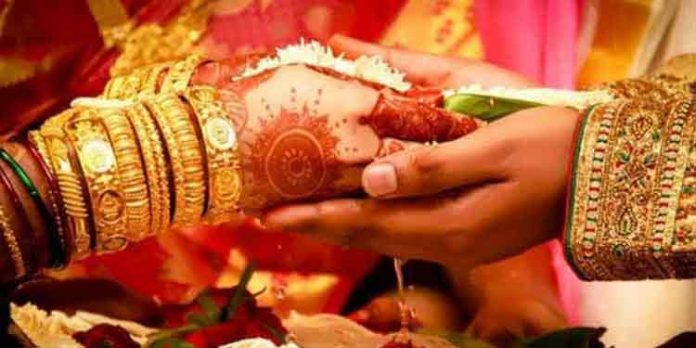 വിവാഹത്തിനായി മതം മാറാനാകില്ല ; നിയമം പാസാക്കി ഗുജറാത്ത് വിവാഹത്തിനായി മതം മാറാനാകില്ല ; നിയമം പാസാക്കി ഗുജറാത്ത്