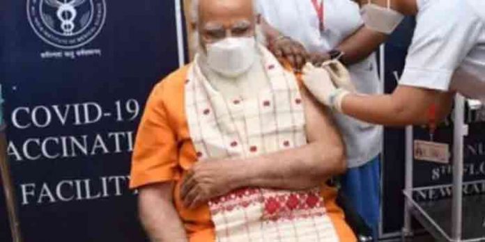 പ്രധാനമന്ത്രി രണ്ടാം ഘട്ട കോവിഡ് വാക്സിന് സ്വീകരിച്ചു പ്രധാനമന്ത്രി രണ്ടാം ഘട്ട കോവിഡ് വാക്സിന് സ്വീകരിച്ചു
