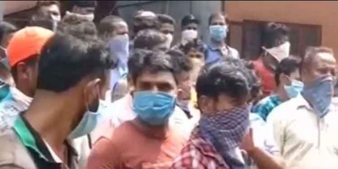 കോവിഡ് പ്രതിരോധം : ജില്ലയിലെ ഇതര സംസ്ഥാന തൊഴിലാളികളുടെ വിവരശേഖരണം നടത്തുന്നു കോവിഡ് പ്രതിരോധം : ജില്ലയിലെ ഇതര സംസ്ഥാന തൊഴിലാളികളുടെ വിവരശേഖരണം നടത്തുന്നു