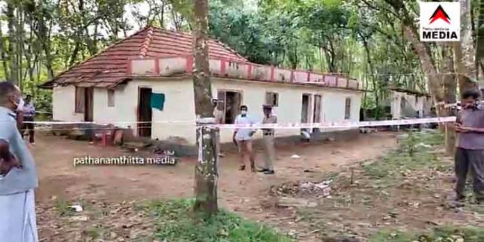 പത്തനംതിട്ട കുമ്പഴയില് അഞ്ചു വയസുകാരി മര്ദ്ദനമേറ്റു മരിച്ചു ; കുട്ടി പീഡനത്തിനിരയായതായി സംശയം – രണ്ടാനച്ഛന് അറസ്റ്റില് പത്തനംതിട്ട കുമ്പഴയില് അഞ്ചു വയസുകാരി മര്ദ്ദനമേറ്റു മരിച്ചു ; കുട്ടി പീഡനത്തിനിരയായതായി സംശയം – രണ്ടാനച്ഛന് അറസ്റ്റില്