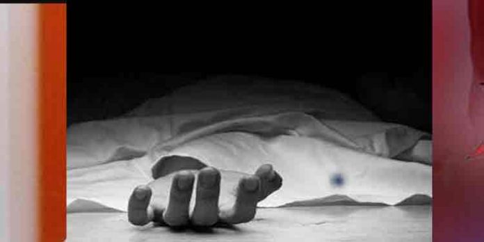 പാറശ്ശാലയില് ഭര്ത്താവ് ഭാര്യയെ വെട്ടിക്കൊന്നു പാറശ്ശാലയില് ഭര്ത്താവ് ഭാര്യയെ വെട്ടിക്കൊന്നു