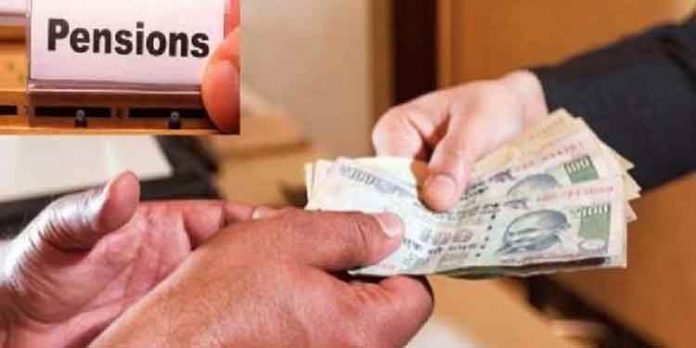 കോവിഡ് നിയന്ത്രണങ്ങളോടെ പെന്ഷന് വിതരണം മേയ് മൂന്നുമുതല് കോവിഡ് നിയന്ത്രണങ്ങളോടെ പെന്ഷന് വിതരണം മേയ് മൂന്നുമുതല്
